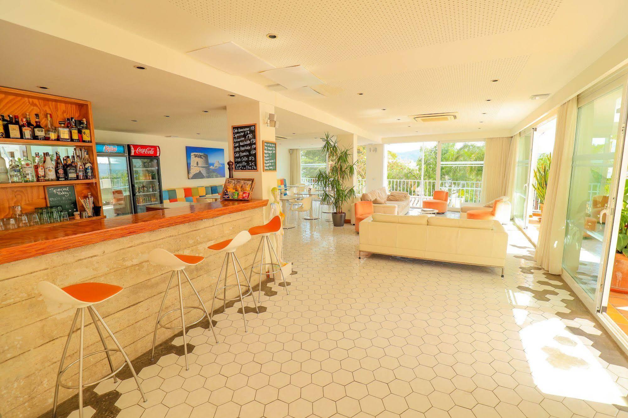 Hotel Es Mitjorn Sant Antoni de Portmany Exterior foto