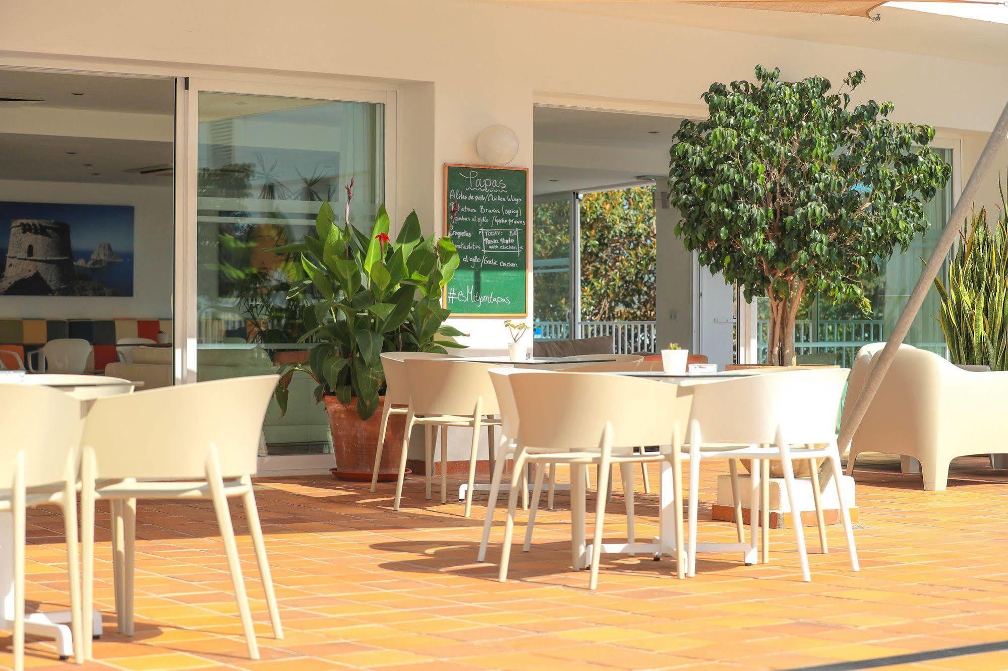 Hotel Es Mitjorn Sant Antoni de Portmany Exterior foto