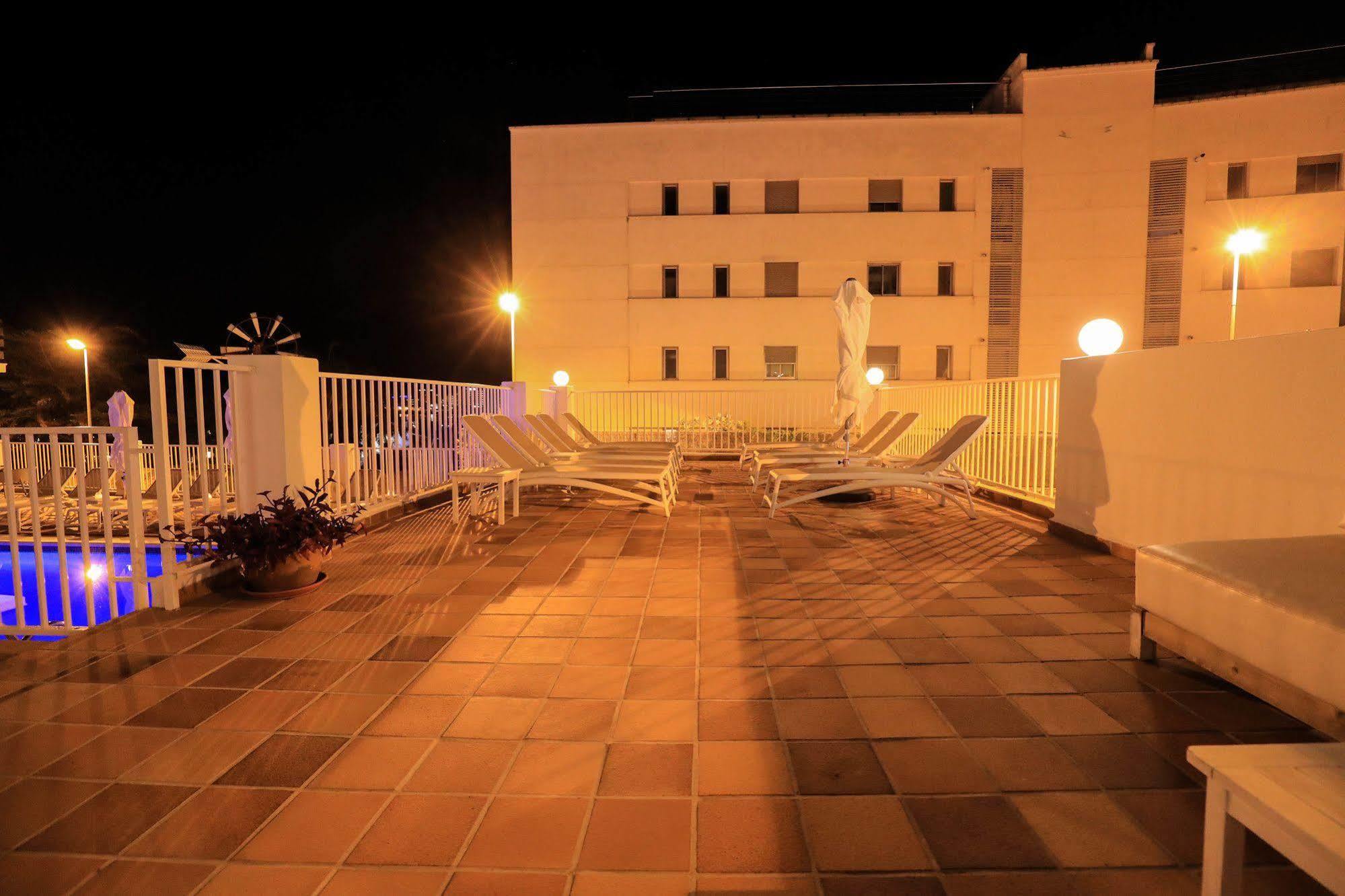 Hotel Es Mitjorn Sant Antoni de Portmany Exterior foto