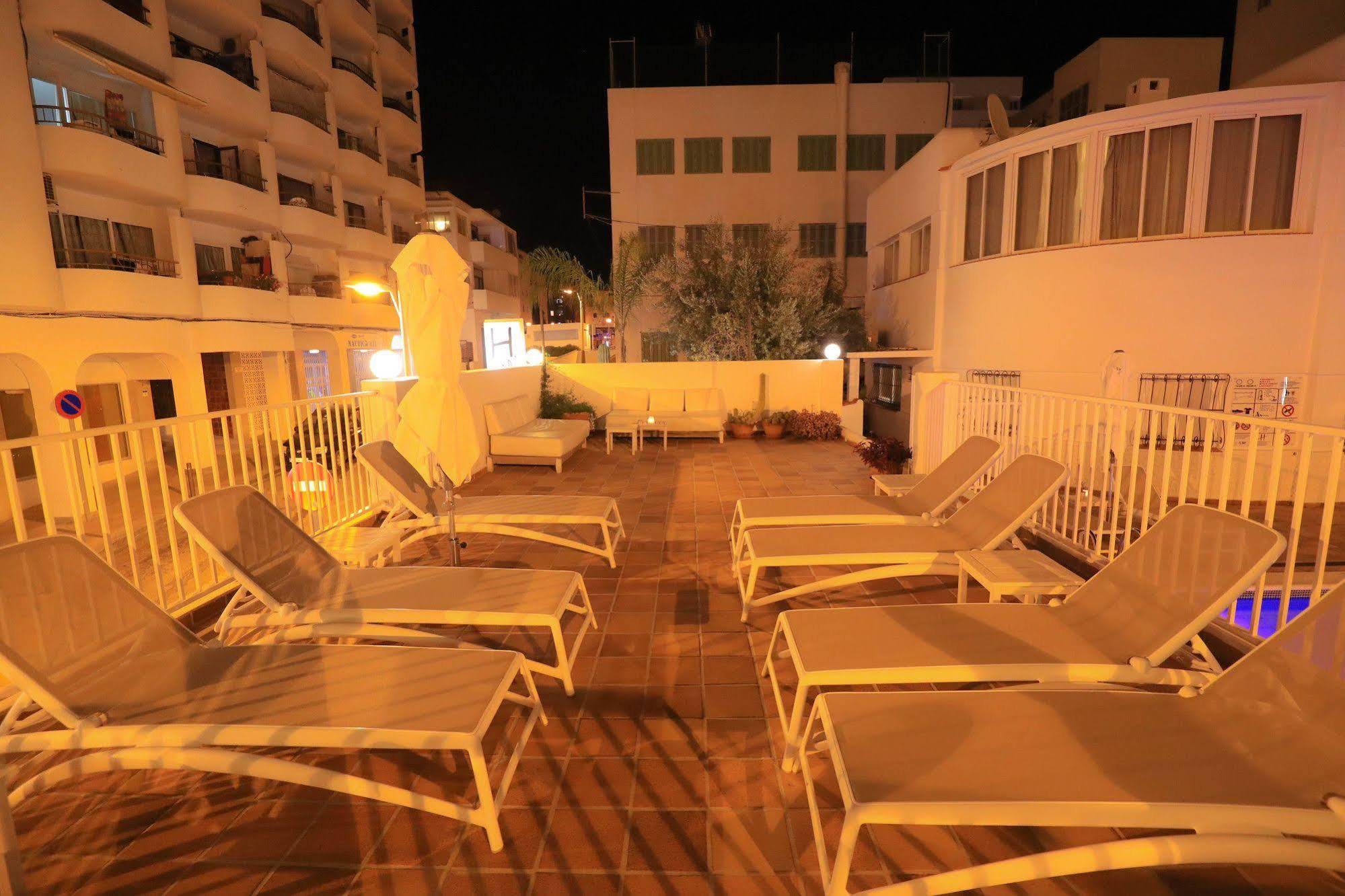 Hotel Es Mitjorn Sant Antoni de Portmany Exterior foto